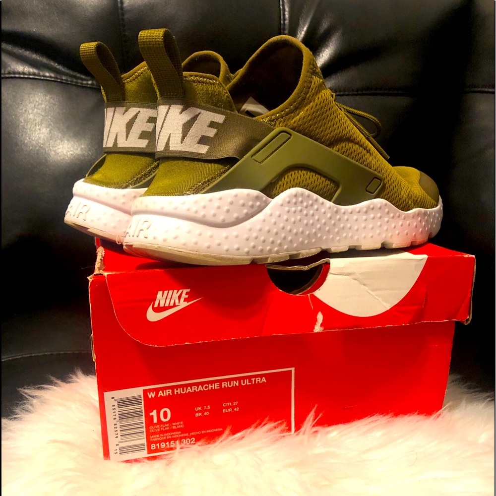 🚫SOLD🚫Olive green women huarache size 10